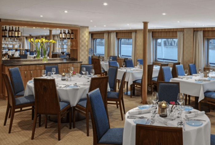 Restaurants, Bars & Cafés on Viking Sineus